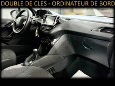 PEUGEOT 208 1.2 ESSENCE AUTOMATIQUE GARANTIE 1 AN CTOK 5999€