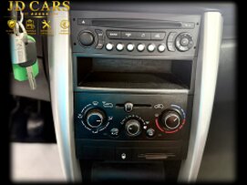 PEUGEOT 207+ 1.4 ESSENCE GARANTIE 1 AN CTOK 4499€