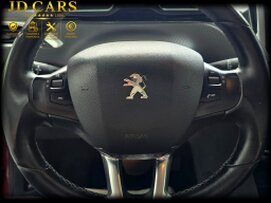 PEUGEOT 208 AUTOMATIQUE 1.2 ESSENCE GARANTIE 1 AN CTOK 6999€