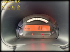 CITROËN C2 1.1 ESSENCE GARANTIE 1 AN CTOK 2799€