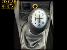 DACIA DUSTER 1.6 ESSENCE 31MKM GARANTIE 1 AN CTOK 7499€